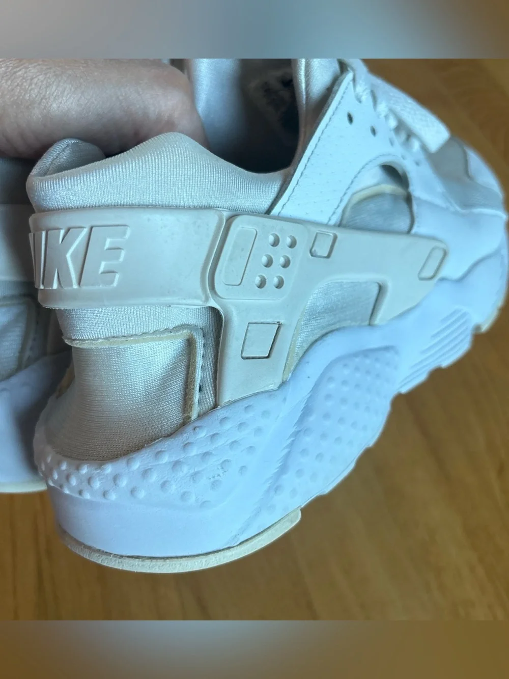 Nike Air Huarache Sneakers Shoes Triple White Limited Edition Big Kid Youth Sz 6